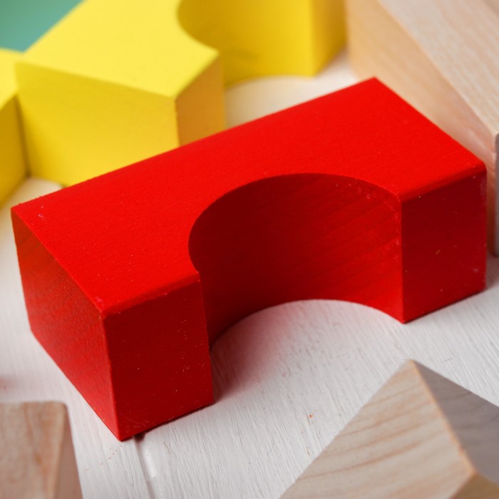 Конструктор "Городок", наполовину окрашенный, 23 детали