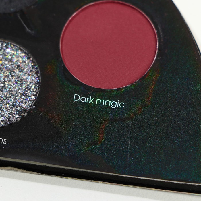 

Палетка теней для век Unicorn vibes, 6 невероятных оттенков