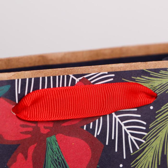 

Пакет крафтовый вертикальный «Новогодний лес», MS 18 × 23 × 10 см