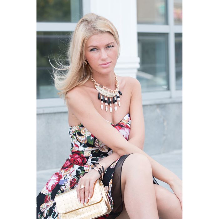 Серьги эмаль "Круг в резной окантовке", цвет черный в золоте