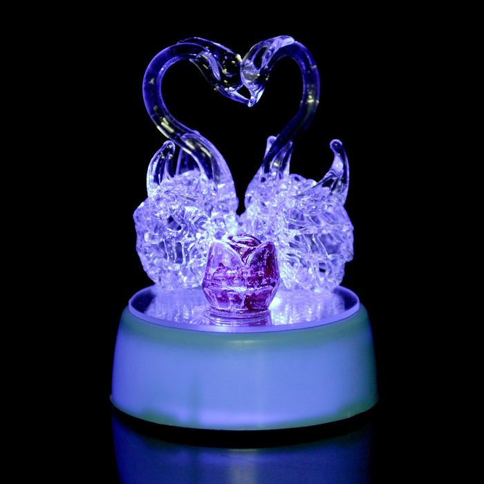 Сувенир "2 лебедя с розой" свет