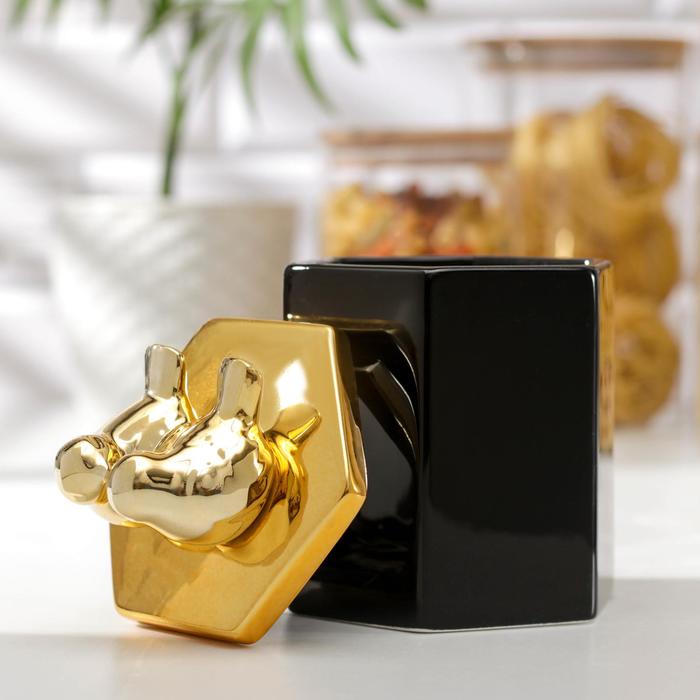 фото Банка керамическая для сыпучих продуктов «золотое крыло», 10,5×16,5 см , цвет чёрный