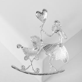 

Брошь "Мама" с коляской, цветная в серебре