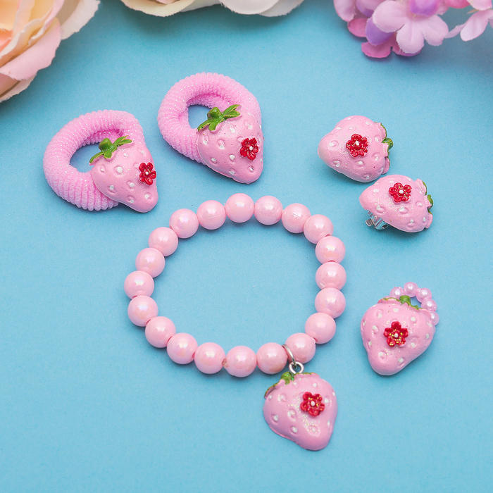Набор детский "Выбражулька" 5 предметов: 2 резинки, клипсы, кулон, кольцо, клубничка