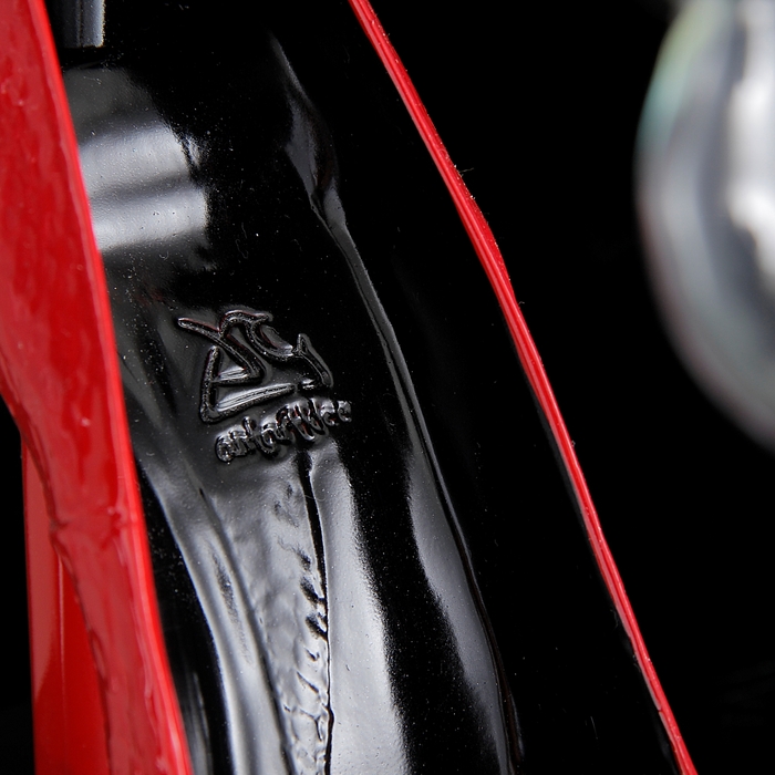 Лампа настольная "Красная туфля"