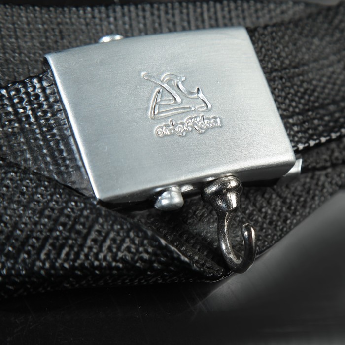 Вешалка "Ремень на стене"