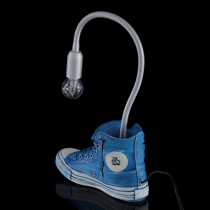 Лампа настольная "Синий кед"