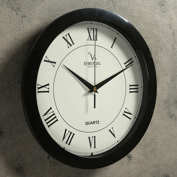 Часы настенные классические, круглые, римские цифры