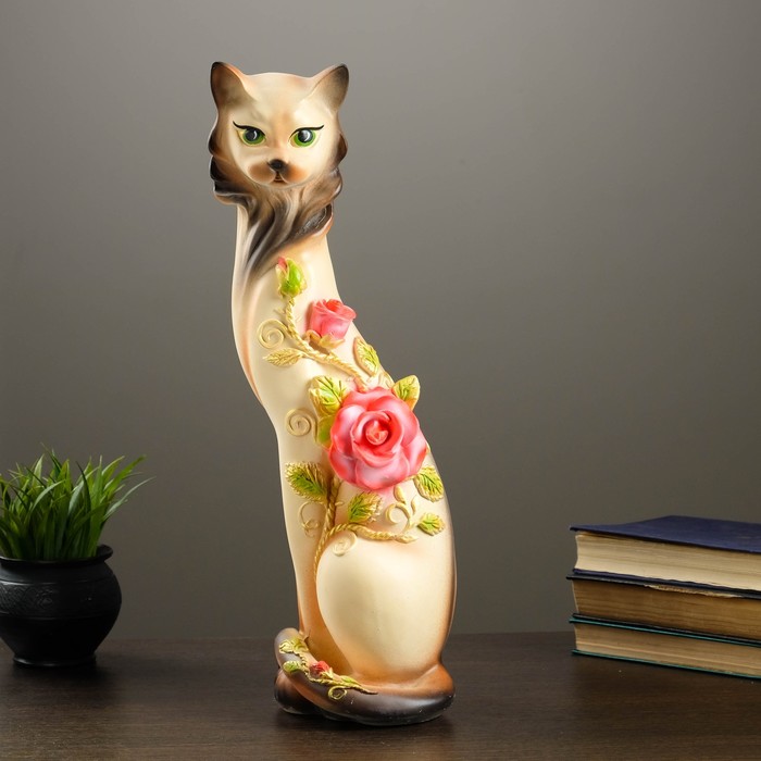 Сувенир "Кошка Маркиза" с крупной розой бежевая