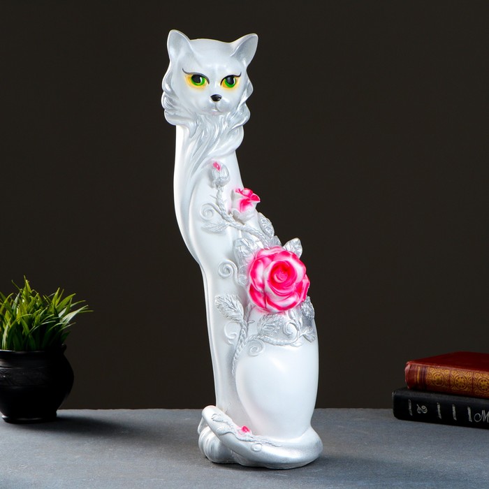 Сувенир "Кошка Маркиза" с крупной розой аэрограф белая