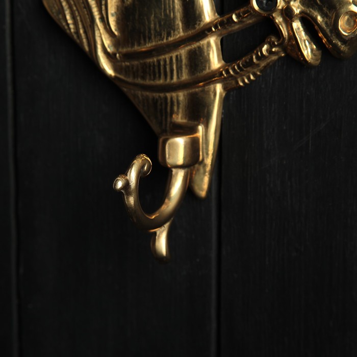 Вешалка "Барельеф коня"