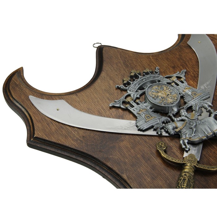 Макет 2-х сабель на панели с геральдикой