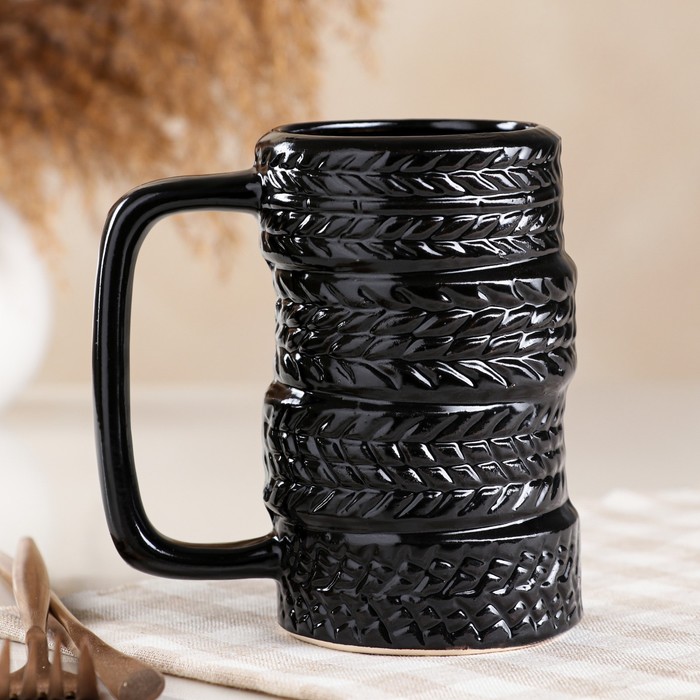 фото Кружка "шины", чёрная, керамика, 0.4 л керамика ручной работы