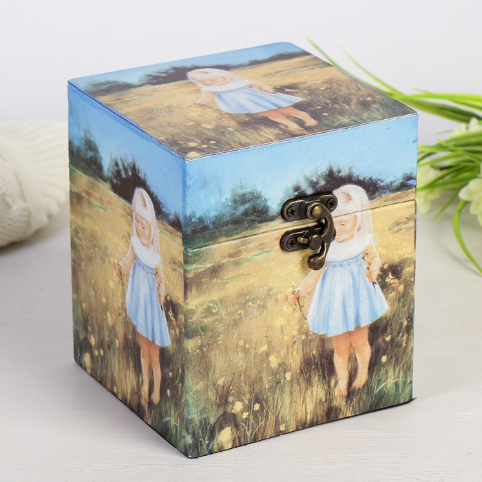 Шкатулка "Прогулка по лугу" квадратная