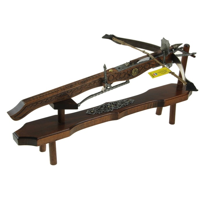 Макет арбалета на подставке