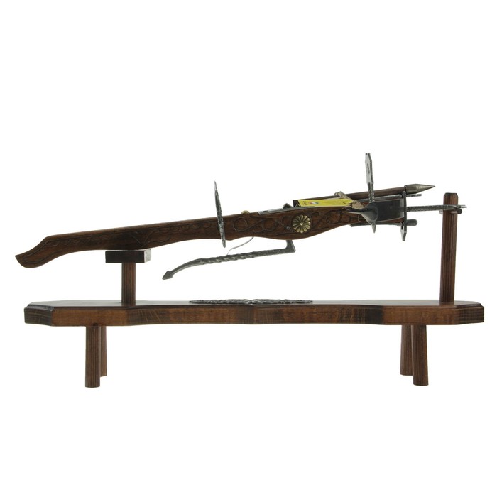 Макет арбалета на подставке