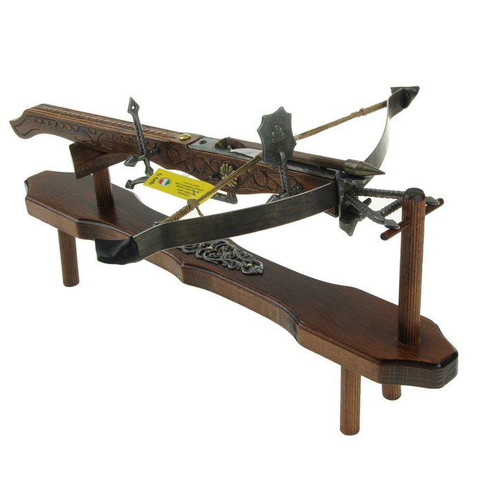 Макет арбалета на подставке