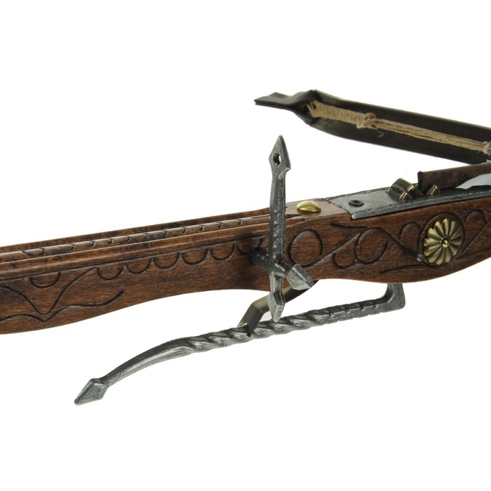 Макет арбалета на подставке