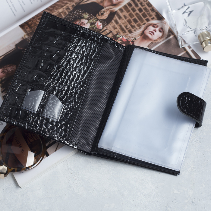 Обложка для автодокументов и паспорта на кнопке, отдел для купюр, чёрный кайман