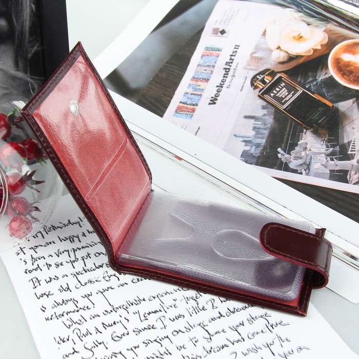 Визитница на кнопке, 1 ряд, 16 листов, цвет бордовый