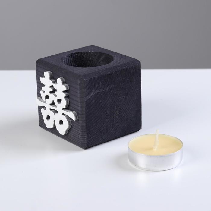 Свеча в деревянном подсвечнике "Куб, Иероглифы. Счастье", цвет: "Эбен", 6х6х6 см, аромат манго 56644