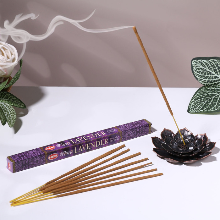 Благовония HEM Flora Masala Lavender Лаванда 8 палочек в упаковке четырёхгранник 43₽