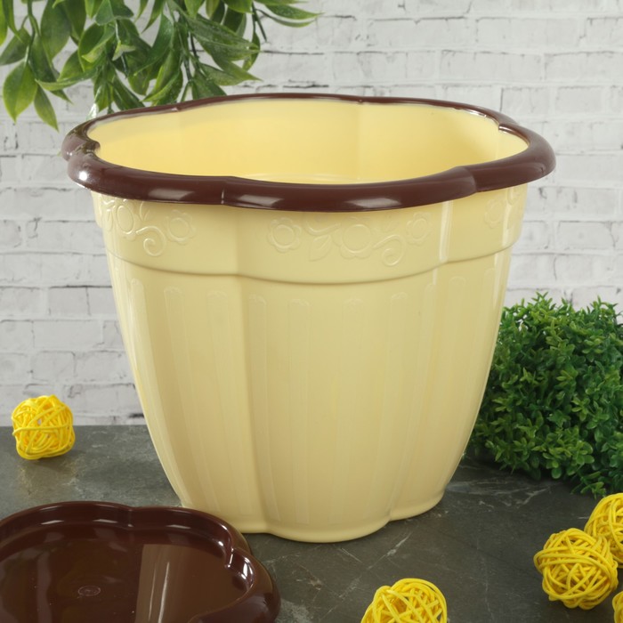 Горшок для цветов 3 л "Восторг", поддон, цвет светло-желтый