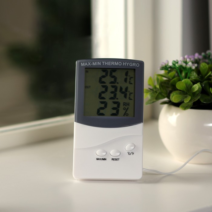 цена Термометр Luazon LTR-07, электронный, 2 датчика температуры, датчик влажности, белый