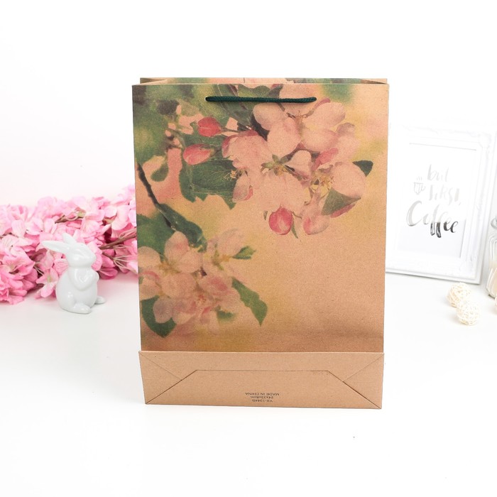 Пакет крафт "Весенний цветок", 24 х 8 х 33 см