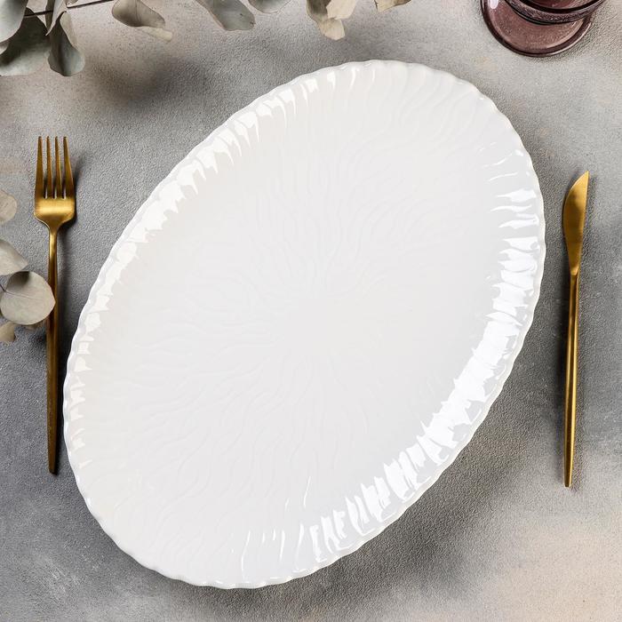 Тарелка фарфоровая овальная Magistro «Бланш. Цветок», цвет белый тарелка фарфоровая квадратная magistro бланш цветок 30×30 см цвет белый