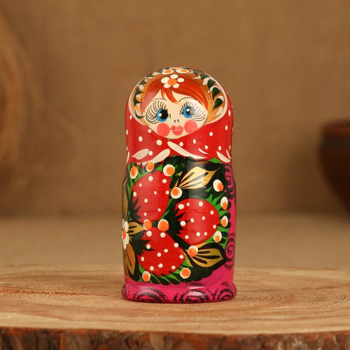Матрёшка 3-х кукольная "Катя" ягоды, 11см, ручная роспись.