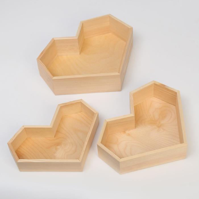 Набор 3 в 1 кашпо деревянных подарочных (29.5×7; 27.5×6; 25×4.5) Сердце, натуральный набор кашпо деревянных подарочных модерн 3 в 1 с ручкой натуральный