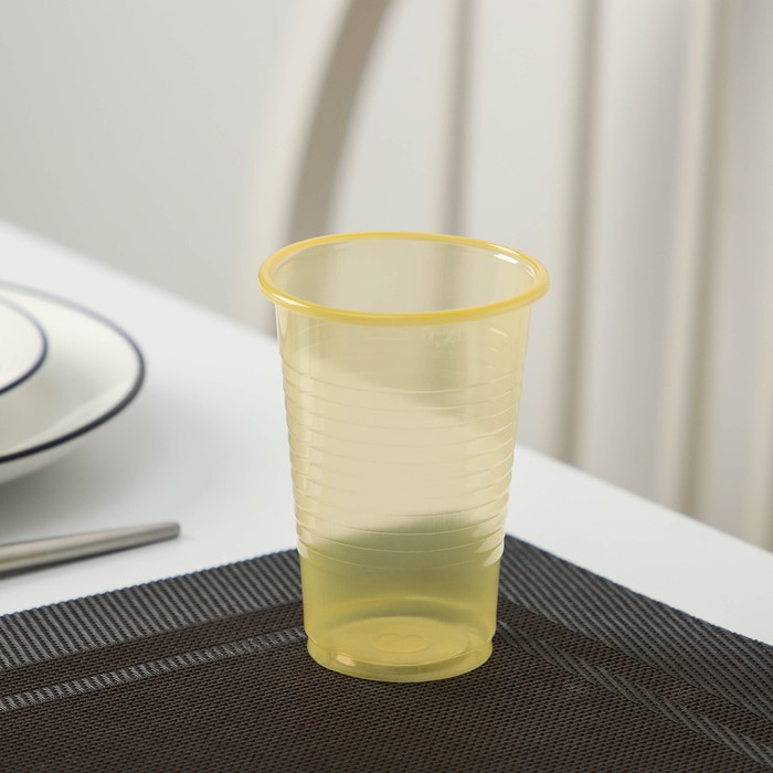 Набор одноразовой посуды "Праздник": 6 вилок, 6 ножей, 6 стаканов 200 мл, 6 тарелок по 3 секции, 6 салфеток, цвет МИКС