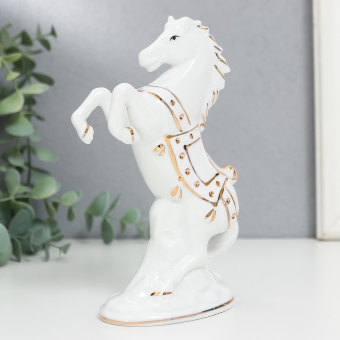 Сувенир керамика Белый конь на дыбах с золотом, 15 см фарфоровая статуэтка конь на дыбах винтаж
