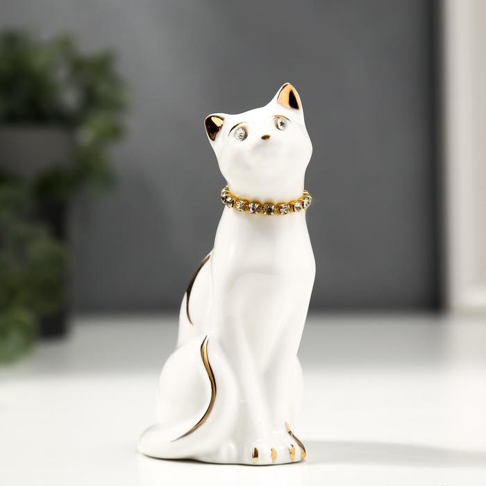 Сувенир керамика Белая кошечка с ожерельем с золотом, стразы 9,5 см
