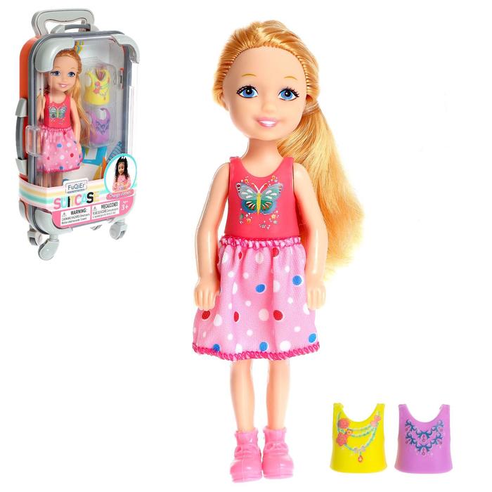 Кукла малышка с одеждой в чемодане