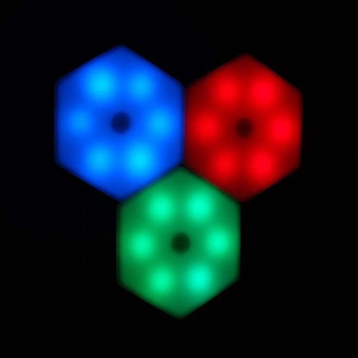 фото Набор светильник сенсорный "соты с пультом" 3 шт, 85х75мм, rgb, 3*ааа (не в компл.) luazon lighting