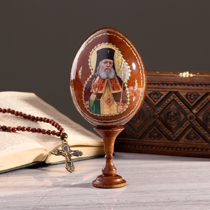 Сувенир Яйцо на подставке икона "Святой Лука"