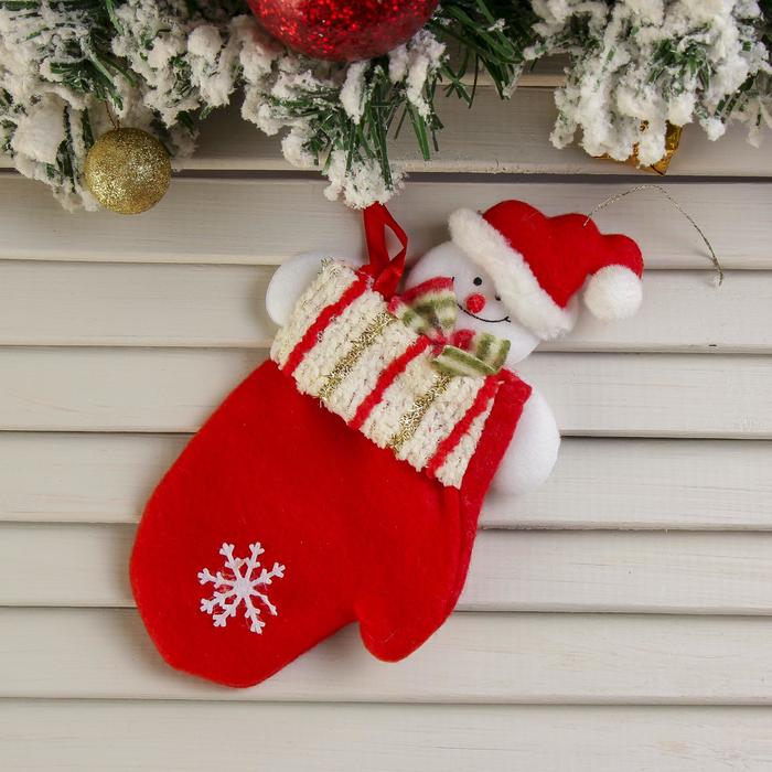 Мягкая подвеска Варежка - Снеговик блестящие полосочки, 20х10 см, красный