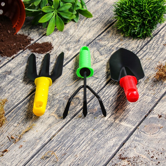 Набор садового инструмента, 3 предмета: рыхлитель, вилка, совок, длина 24 см, пластиковые ручки