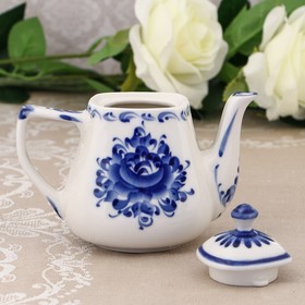 

Чайник квадратный, H=12,5 см, V0.37л,авт.Шибаев С.,гжель