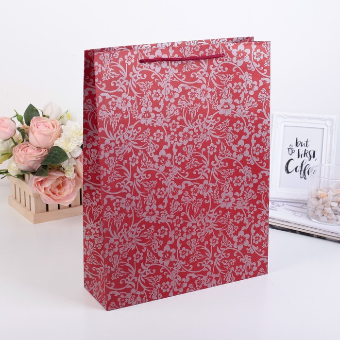 Пакет крафт "Завитки на красном", 31,5 х 9,5 х 41,5 см