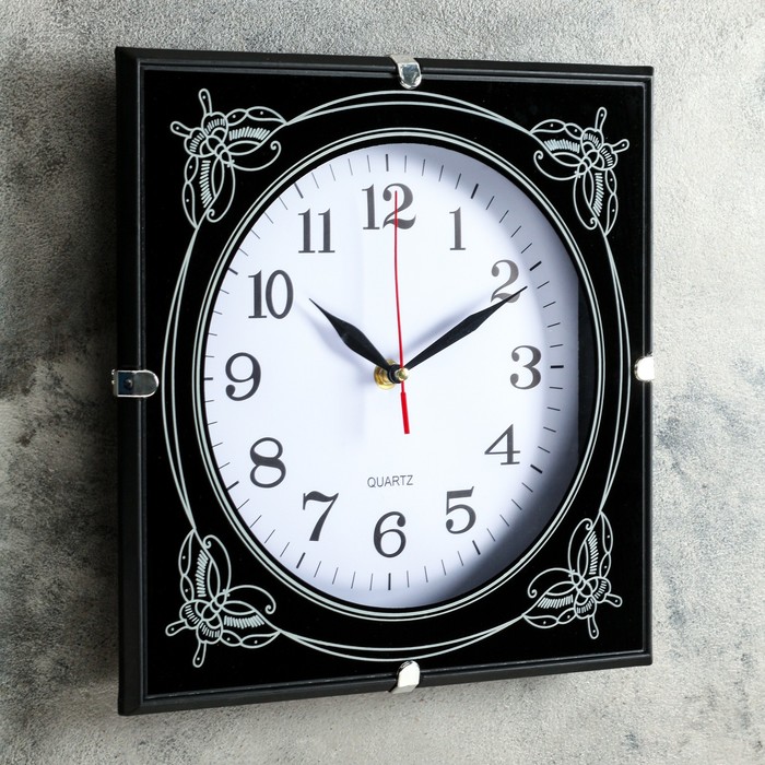 Часы настенные квадратные "Серия Black. Бабочки на канте", чёрные