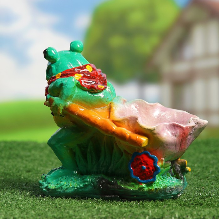 Фигурное кашпо "Лягушка с лилией"