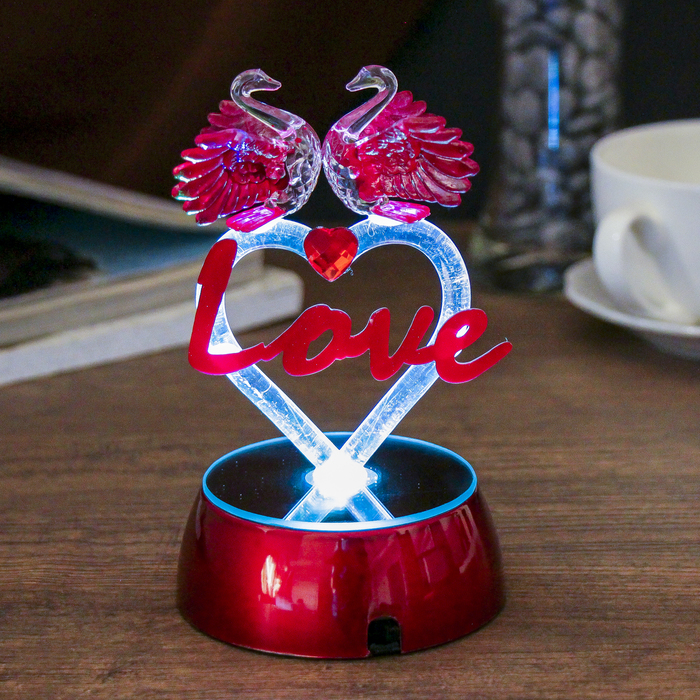 Сувенир "2 лебедя на сердце Love" свет