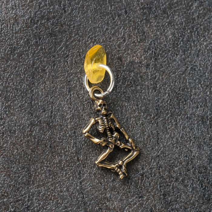 Брелок-талисман Скелет, натуральный янтарь