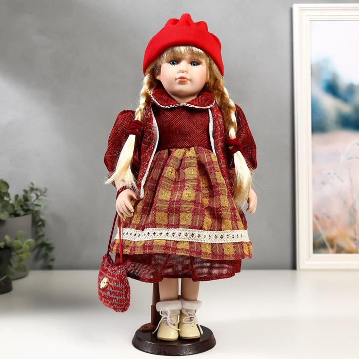 Кукла коллекционная керамика Марина в бордовом платье в клетку 40 см кукла коллекционная керамика машенька в коралловом платье и бордовом жакете 40 см
