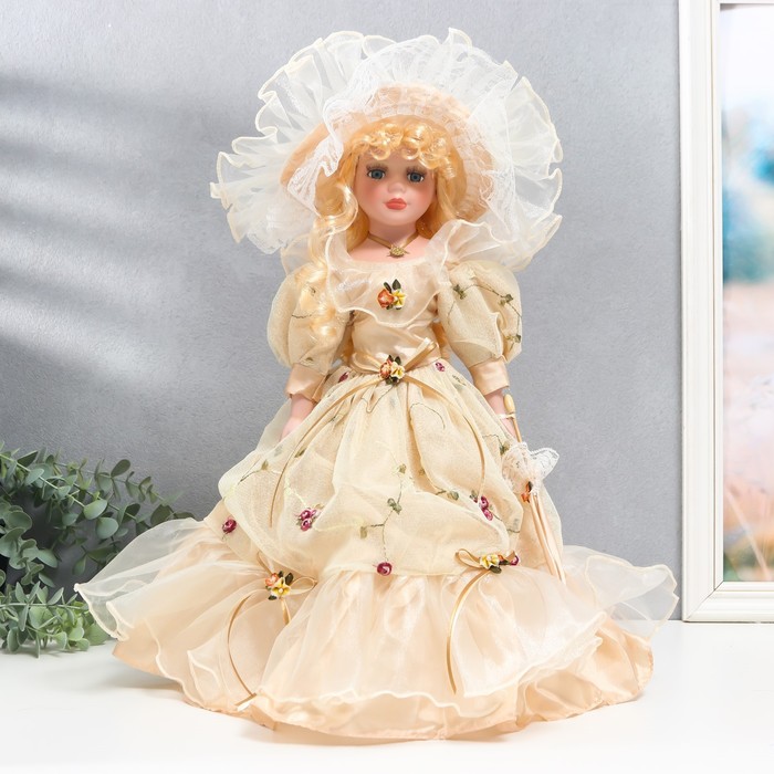 Кукла коллекционная керамика Евгения в сливочном платье 40 см