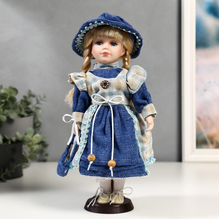 Кукла коллекционная керамика Алиса в джинсовом платье с клетчатой накидкой 30 см