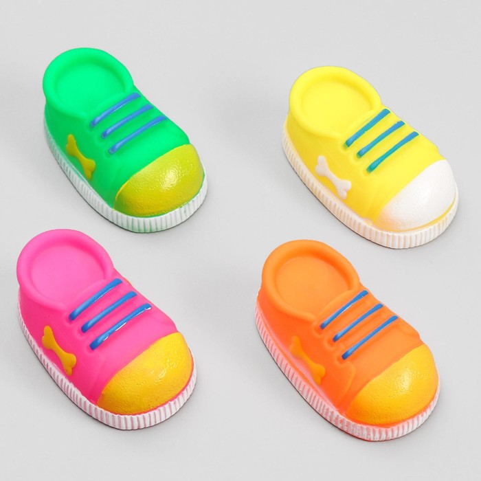 Игрушка резиновая "Ботинок", 9,5 см, микс цветов